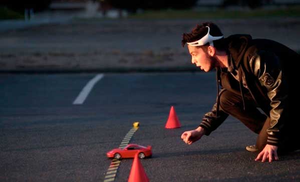 833-dispositivo-EEG-de-Emotiv-a